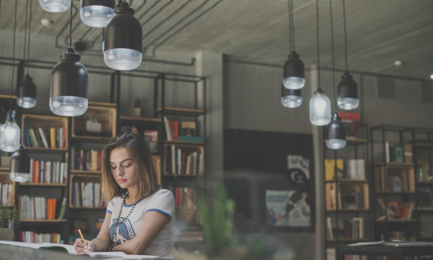 Formateur expliquant l'analyse des ratios financiers